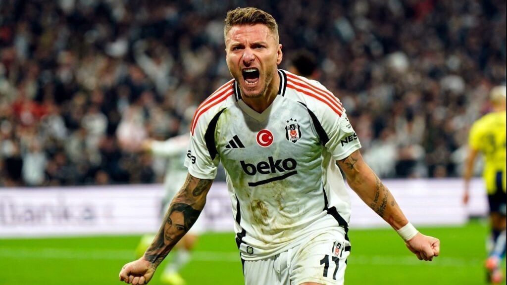 İmmobile İçin Kritik Saatler! 2 Beşiktaş’ta Ciro İmmobile’nin takımdan ayrılmasıyla ilgili gelişmeler hız kazandı. İtalyan yıldızın Bologna’ya geçişi son dönemde oldukça yakın bir ihtimal haline geldi ve transfer süreci son aşamaya geldi. İmmobile İçin Kritik Saatler!
Ciro Immobile