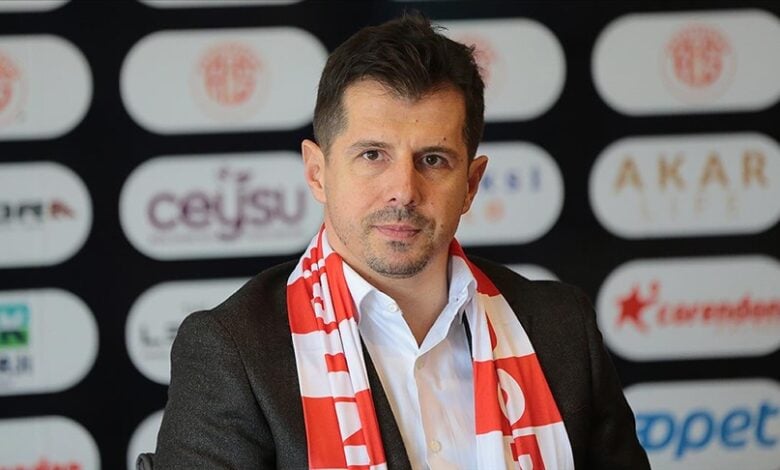 Ayrılık Kısa Sürdü: Emre Belözoğlu Antalyaspor’a Geri Mi Dönüyor? 1 Emre Belözoğlu’nun Antalyaspor’a sürpriz geri dönüşü gündemde. Kulüpte hareketli saatler yaşanıyor. Son dakika gelişmelerini burada. Emre Belözoğlu’nun Antalyaspor’a sürpriz geri dönüşü gündemde. Kulüpte hareketli saatler yaşanıyor. Son dakika gelişmelerini burada.