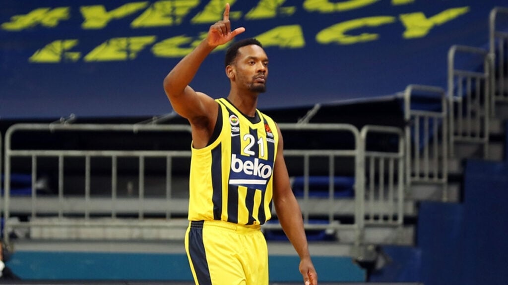 Beşiktaş’ın Radarında Tecrübeli Bir EuroLeague Yıldızı! 2 Yeni sezon öncesi kadrosuna takviye yapmayı planlayan Beşiktaş, transfer çalışmalarına hız kesmeden devam ediyor. Siyah-beyazlılar, EuroLeague'de uzun yıllardır boy gösteren deneyimli forvet Dyshawn Pierre’i gündemine aldı. Beşiktaş’ın Radarında Tecrübeli Bir EuroLeague Yıldızı!