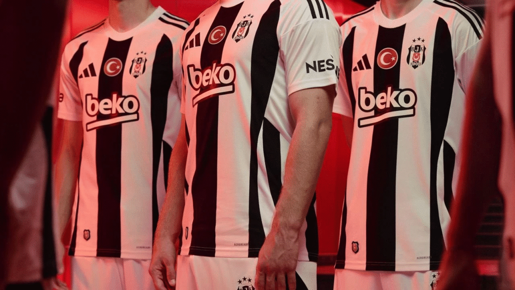 Yeni Sezon Formaları Satışa Çıkıyor
