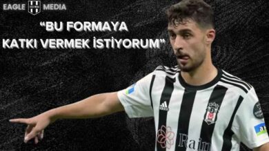 Beşiktaş formasıyla poz veren Kartal Kayra Yılmaz, “Bu formaya katkı vermek istiyorum” mesajıyla Beşiktaş’a dönüş kararlılığını ifade ediyor; arka planda Eagle Media logosu yer almakta.
