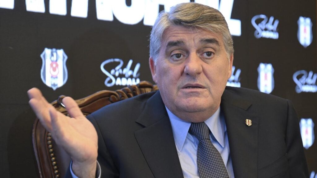 Beşiktaş’ta Transferde Sırada Santrafor ve Kanat Hamleleri Var 3 Beşiktaş, transfer çalışmalarını hız kesmeden sürdürüyor. Önümüzdeki günlerde önceliğini santrafor ve kanat oyuncusu transferine verecek olan siyah-beyazlı ekipte hareketli saatler yaşanması bekleniyor. Beşiktaş, transfer çalışmalarını hız kesmeden sürdürüyor. Önümüzdeki günlerde önceliğini santrafor ve kanat oyuncusu transferine verecek olan siyah-beyazlı ekipte hareketli saatler yaşanması bekleniyor.