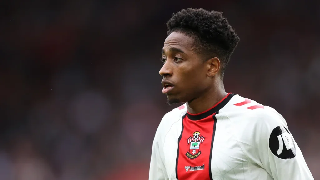 Beşiktaş, Sağ Bek Transferi İçin Kyle Walker-Peters ve Nelson Semedo'yu Yakın Takipte! 2 Beşiktaş, sağ bek pozisyonu için kadrosunu güçlendirmeyi hedefliyor. Siyah-beyazlı yönetim, Bright Osayi-Samuel transferini sonlandırarak rotasını Premier League'den iki önemli isme çevirdi: Kyle Walker-Peters ve Nelson Semedo. Beşiktaş, sağ bek pozisyonu için kadrosunu güçlendirmeyi hedefliyor. Siyah-beyazlı yönetim, Bright Osayi-Samuel transferini sonlandırarak rotasını Premier League'den iki önemli isme çevirdi: Kyle Walker-Peters ve Nelson Semedo.