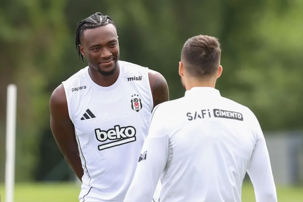 Tammy Abraham'dan Rafa Silva Yorumu
Tammy Abraham