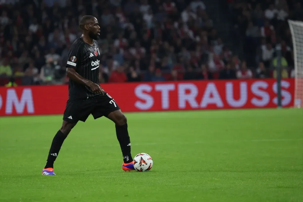 Beşiktaş'ta Yaprak Dökümü Başlıyor!
Jean Onana