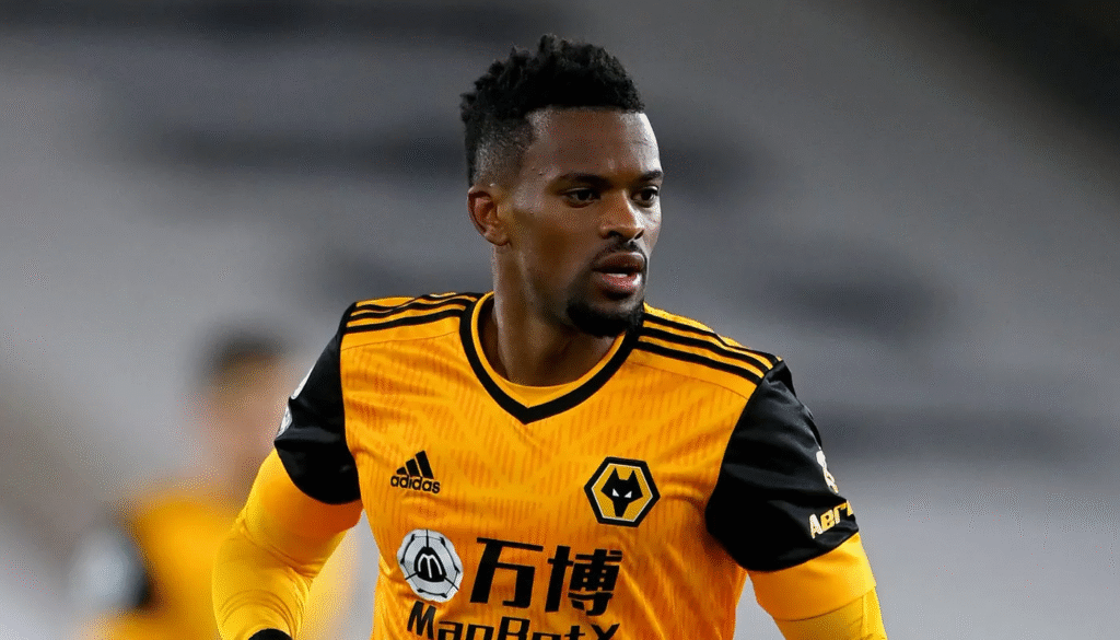 Beşiktaş’ın Hedefindeki İkili: Walker-Peters ve Semedo 2 Beşiktaş, savunma hattını güçlendirmek amacıyla iki farklı isimle temaslarını sürdürüyor. Portekizli sağ bek Nelson Semedo için görüşmeler devam ederken, İngiliz oyuncu Kyle Walker-Peters konusunda da girişimler sürüyor. Beşiktaş’ın Hedefindeki İkili: Walker-Peters ve Semedo
Nelson semedo