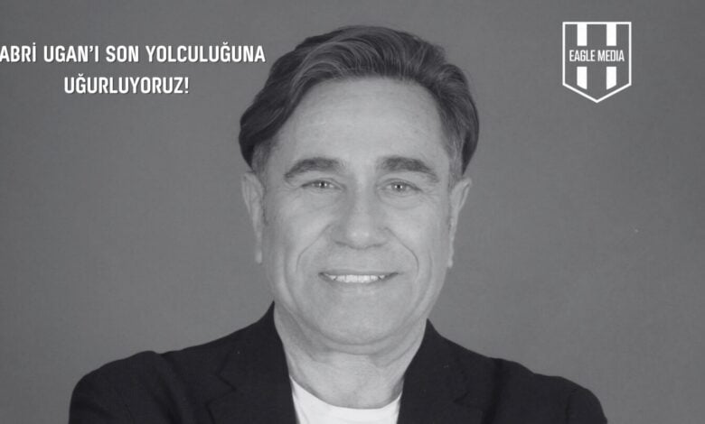 Sabri Ugan'ı Son Yolculuğuna Uğurluyoruz ! 1 Türk spor basınının efsane sesi Sabri Ugan, bugün İstanbul’da düzenlenecek cenaze töreniyle son yolculuğuna uğurlanıyor. Türk spor basınının efsane sesi Sabri Ugan, bugün İstanbul’da düzenlenecek cenaze töreniyle son yolculuğuna uğurlanıyor.