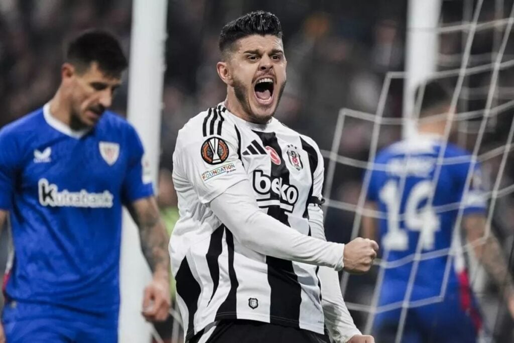 Rashica, Instagram Profilinden Beşiktaş’ı Kaldırdı – Ayrılık Sinyali mi? 3 Beşiktaş’ta geçtiğimiz sezon beklentilerin altında kalan Milot Rashica, sosyal medya hesabındaki son hamlesiyle ayrılık iddialarını yeniden gündeme getirdi. Kosovalı futbolcu, Instagram profilinden “Beşiktaş” ifadesini kaldırdı. Bu hareket, takımdan ayrılacağı yönündeki söylentileri güçlendirdi. Rashica, Instagram Profilinden Beşiktaş’ı Kaldırdı – Ayrılık Sinyali mi?
Milot Rashica