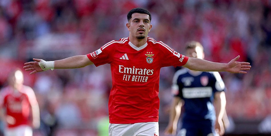 Burnley, Zeki Amdouni'nin Bonservisini Belirledi! 2 Avrupa'da yaz transfer dönemi hareketli günler geçirirken, Premier Lig temsilcisi Burnley, kadrosundaki Zeki Amdouni için belirlediği bonservis bedeliyle dikkatleri üzerine çekti. Zeki Amdouni